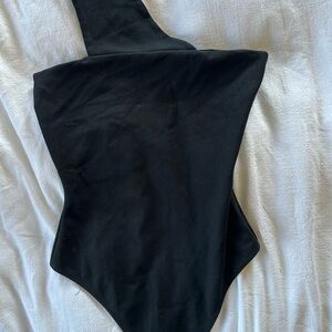 Superdown one shoulder body suit